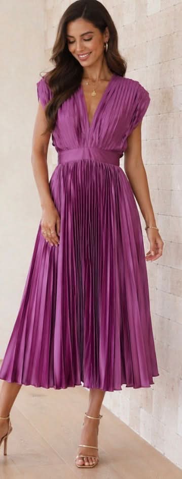 Aurora Valencia | Timeless Pleated Midi Dress