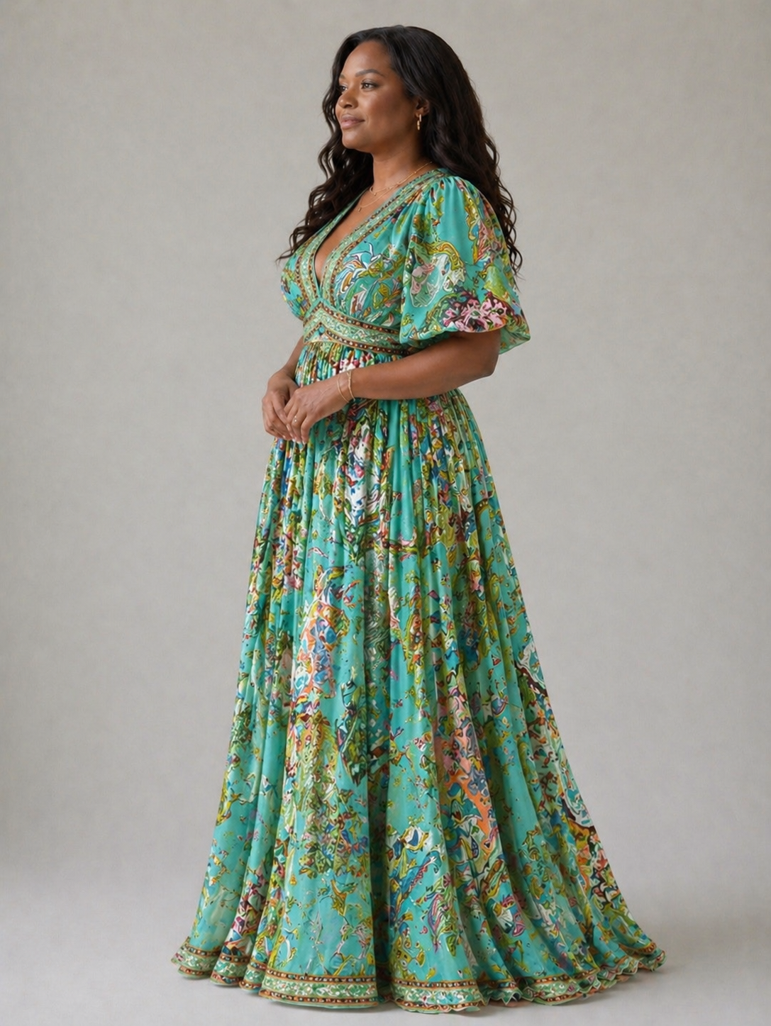 Aurora Valencia | Airy maxi dress with puff sleeves and V-neck