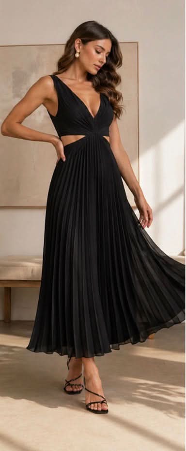 Aurora Valencia | Radiant Twist Dress