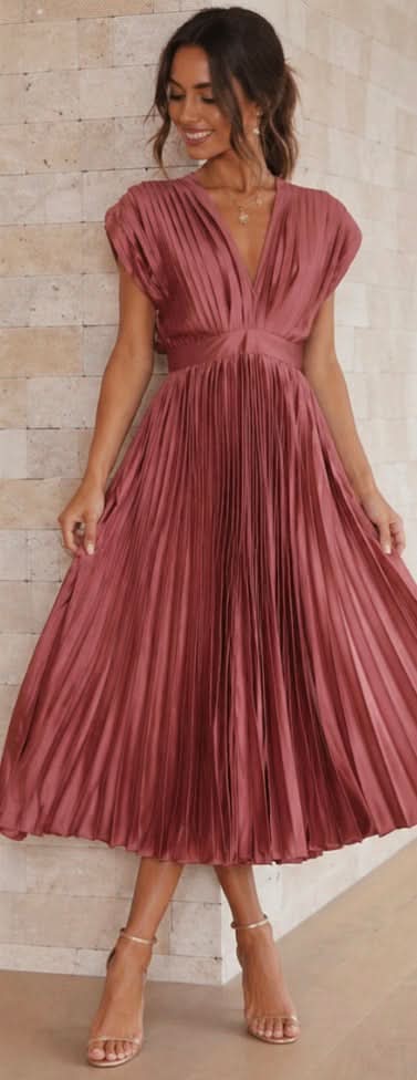 Aurora Valencia | Timeless Pleated Midi Dress
