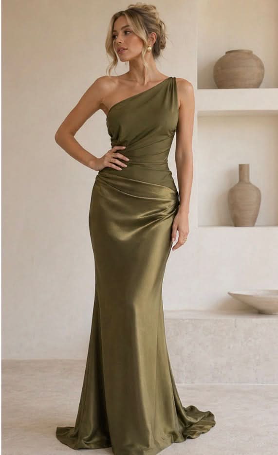 Aurora Valencia | Maxi Dress with a Guilt in Satin