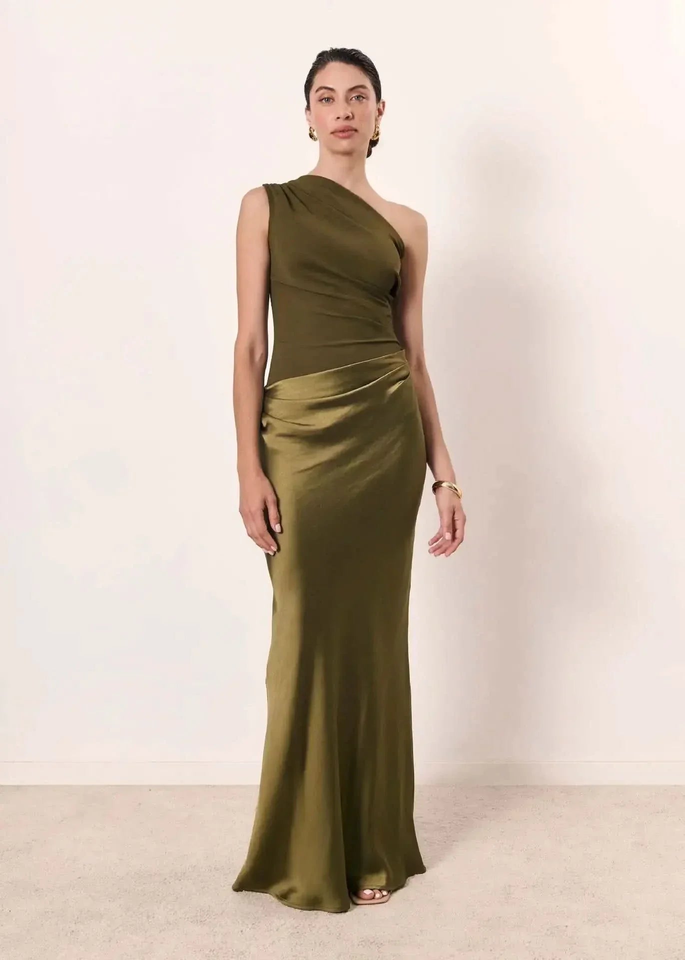 Aurora Valencia | Maxi Dress with a Guilt in Satin