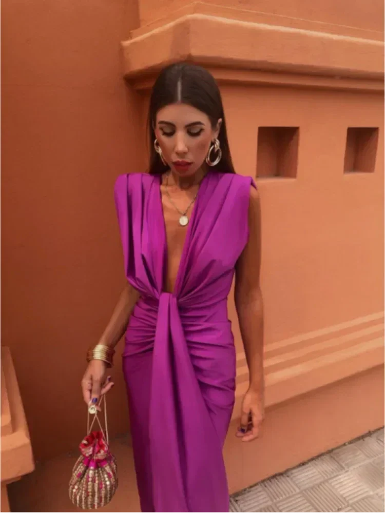 Aurora Valencia | Elegant Pleated Dress