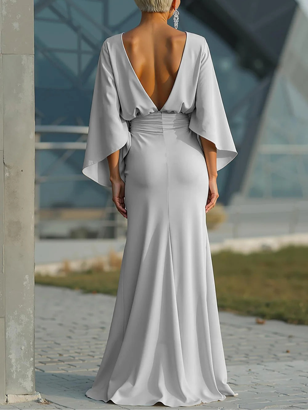 Aurora Valencia  | Elegant V-neck backless sleeve dress