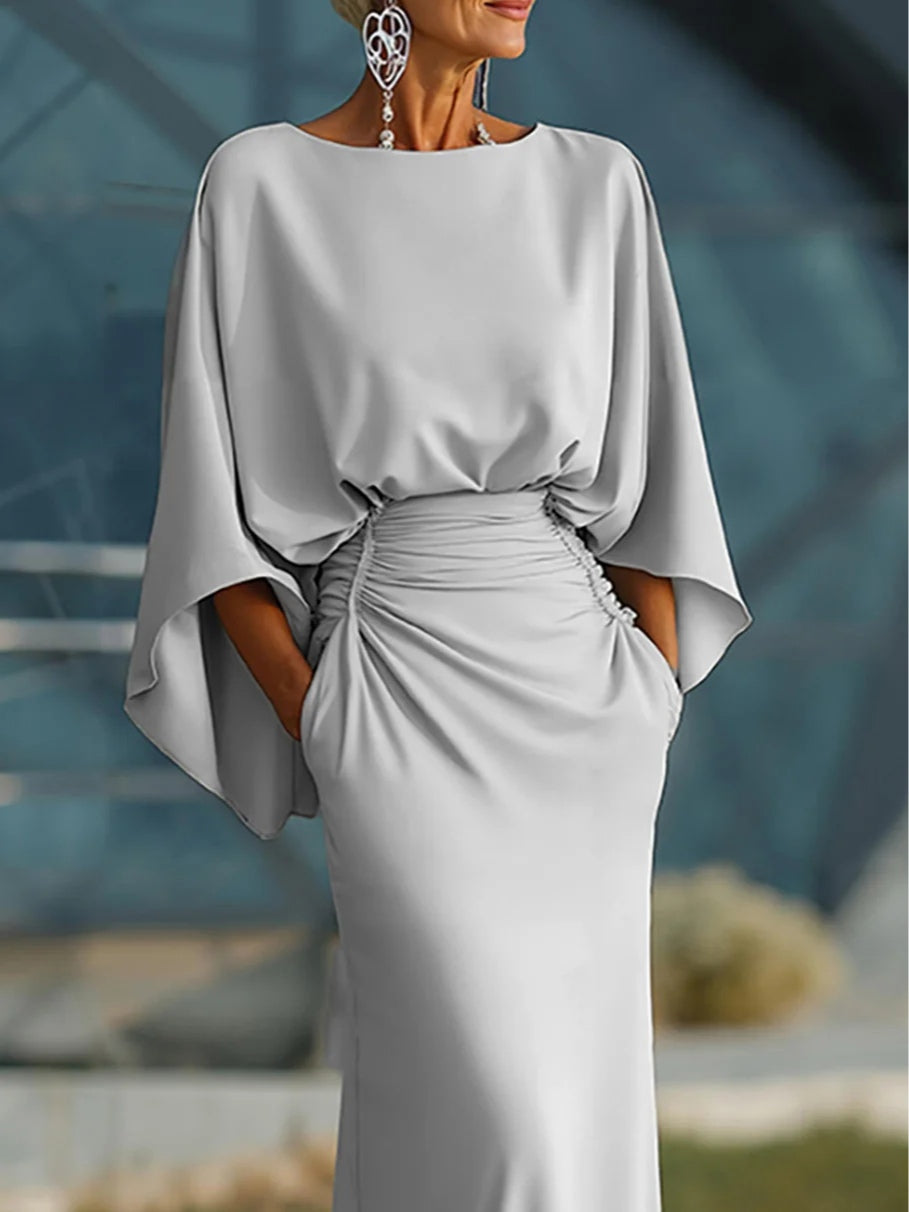 Aurora Valencia  | Elegant V-neck backless sleeve dress